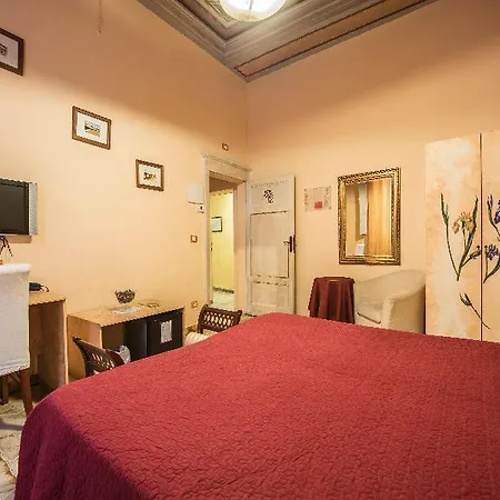 Oda ve Kahvaltı Residenza D'epoca Di San Martino 3*