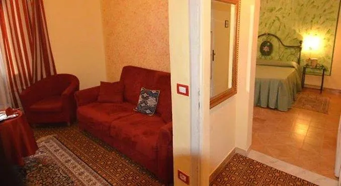 Alojamento de Acomodação e Pequeno-almoço Residenza D'epoca Di San Martino 3*